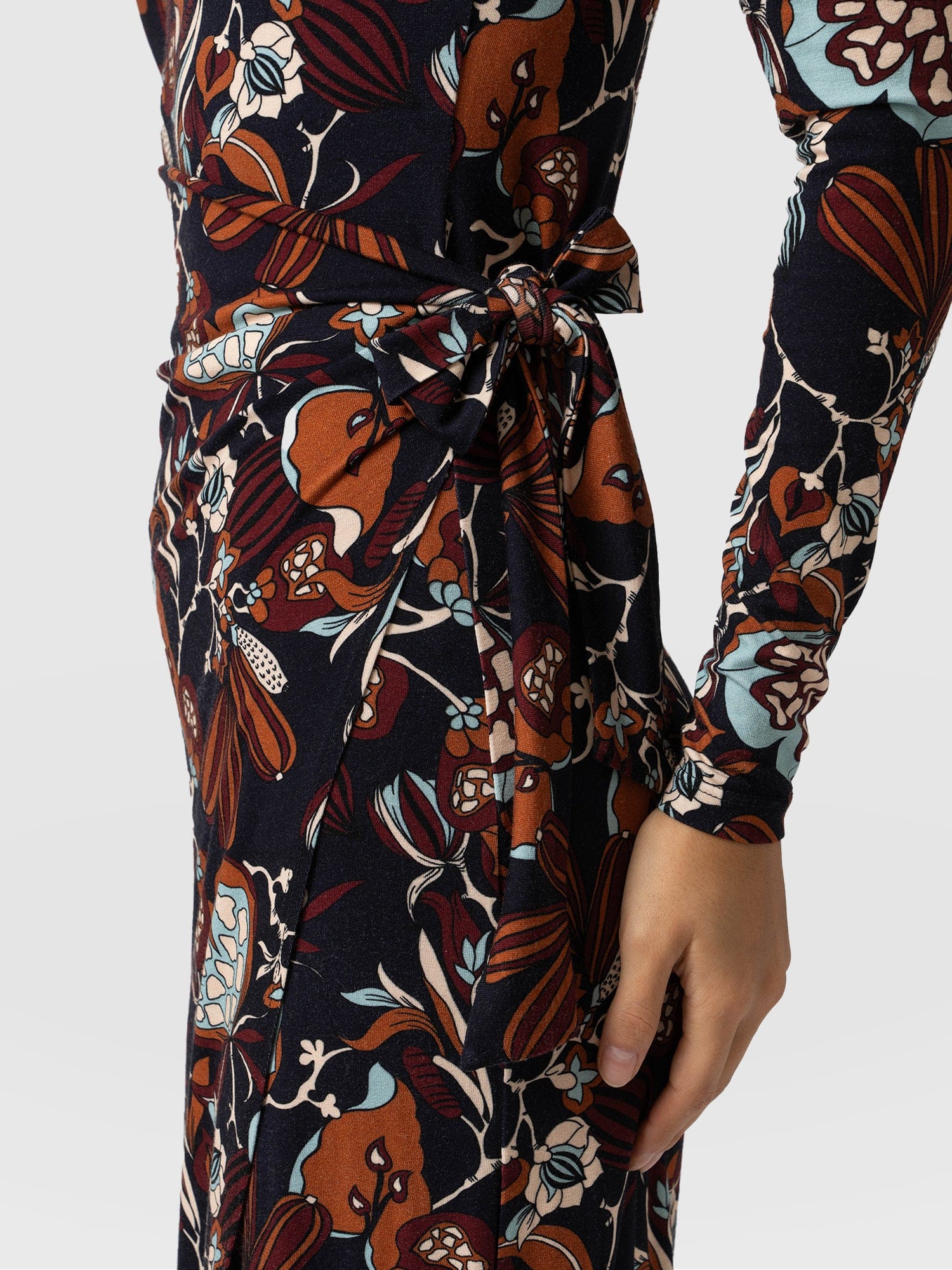 Amelia Wrap Dress 70's Paisley - Women's Dresses | Saint + Sofia® EU